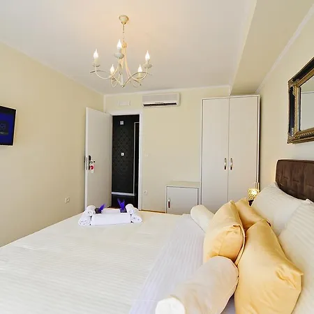 Avant Garde Luxury Rooms