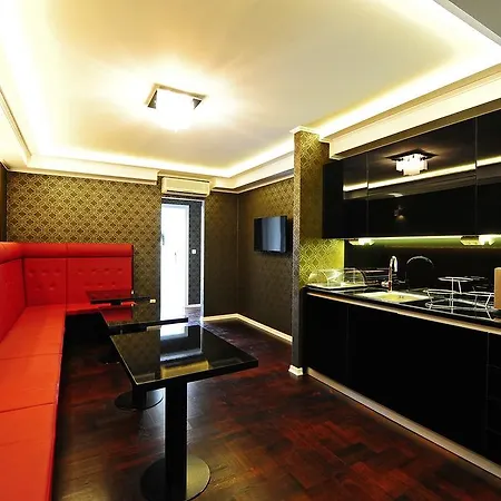 Guest house Avant Garde Luxury Rooms 4*