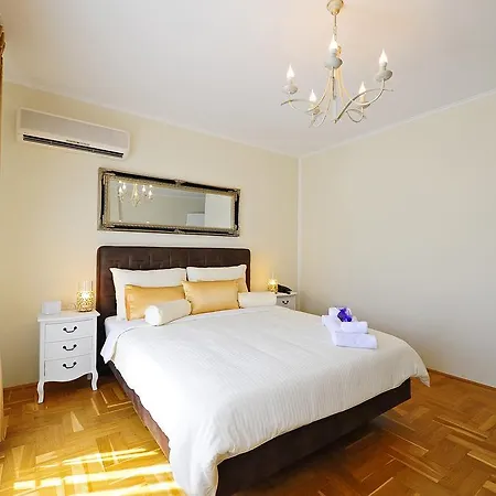 Avant Garde Luxury Gasthuis 4*